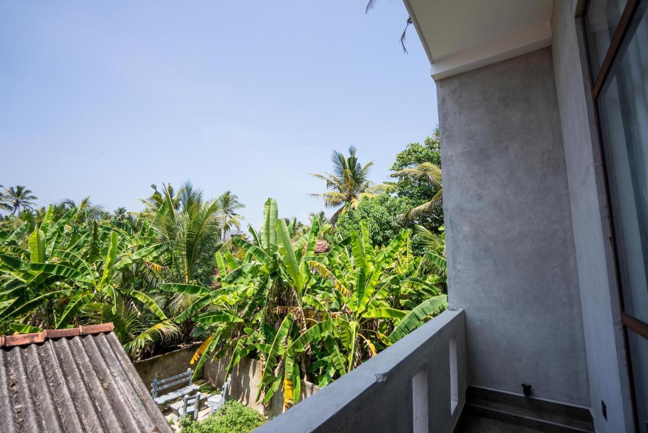 Plantation Surf Inn & Restaurant - Midigama East Exteriér fotografie