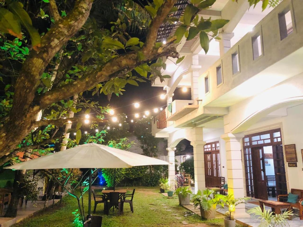 Plantation Surf Inn & Restaurant - Midigama East Exteriér fotografie