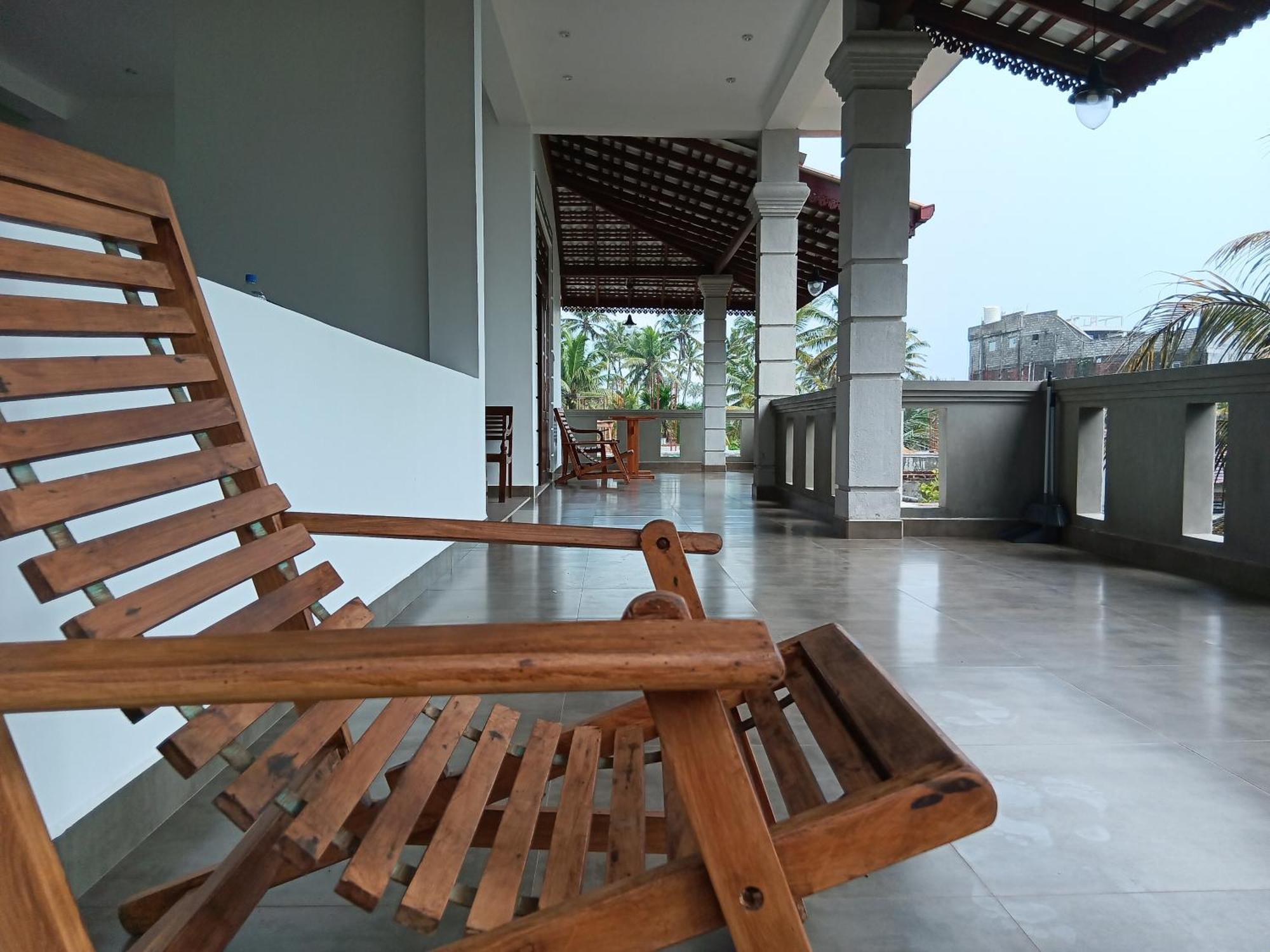 Plantation Surf Inn & Restaurant - Midigama East Pokoj fotografie