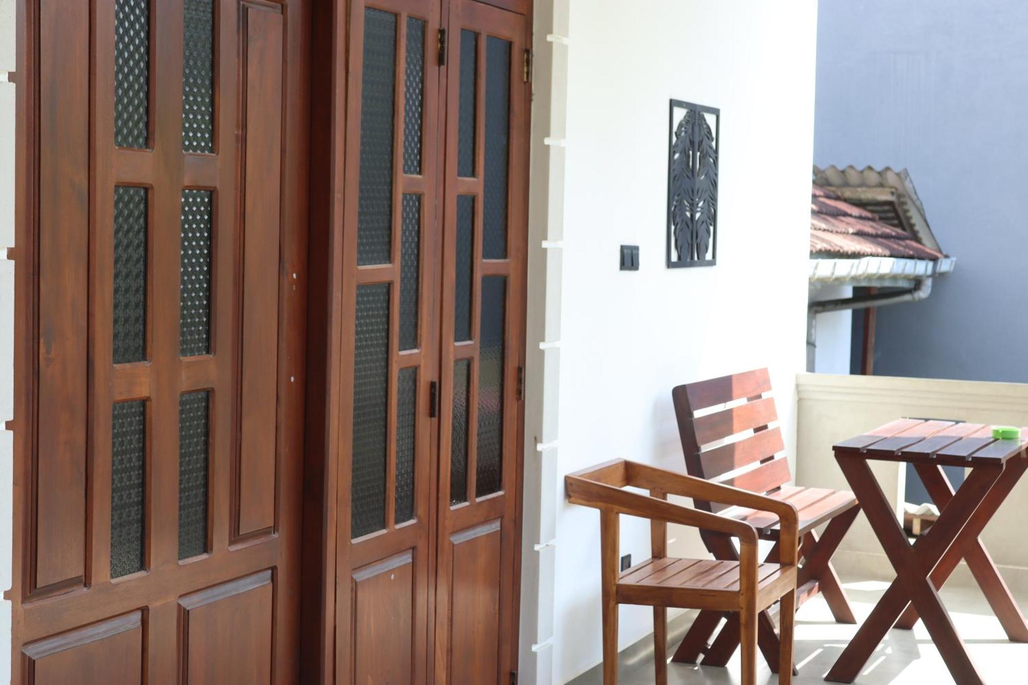 Plantation Surf Inn & Restaurant - Midigama East Exteriér fotografie