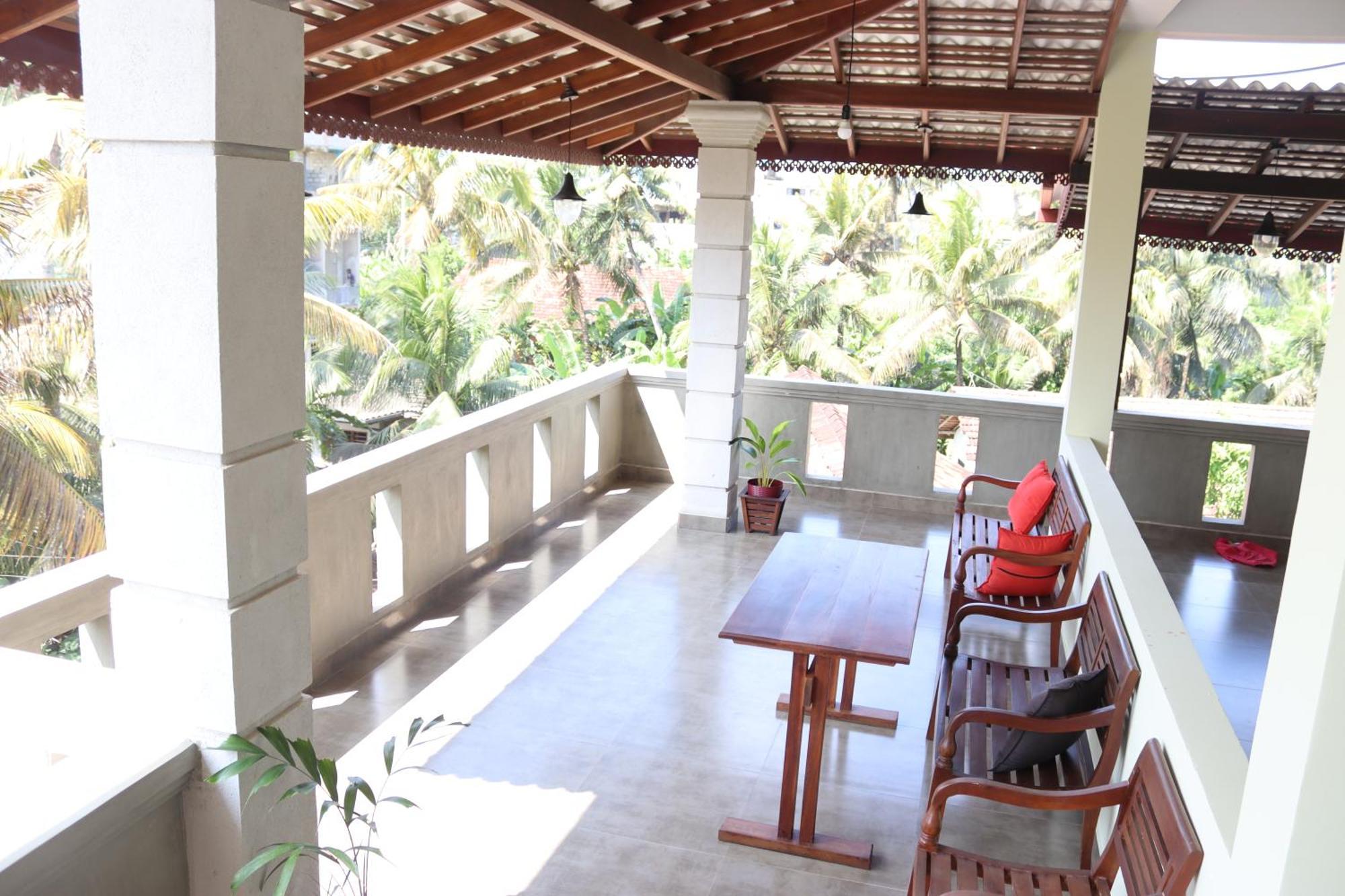 Plantation Surf Inn & Restaurant - Midigama East Exteriér fotografie