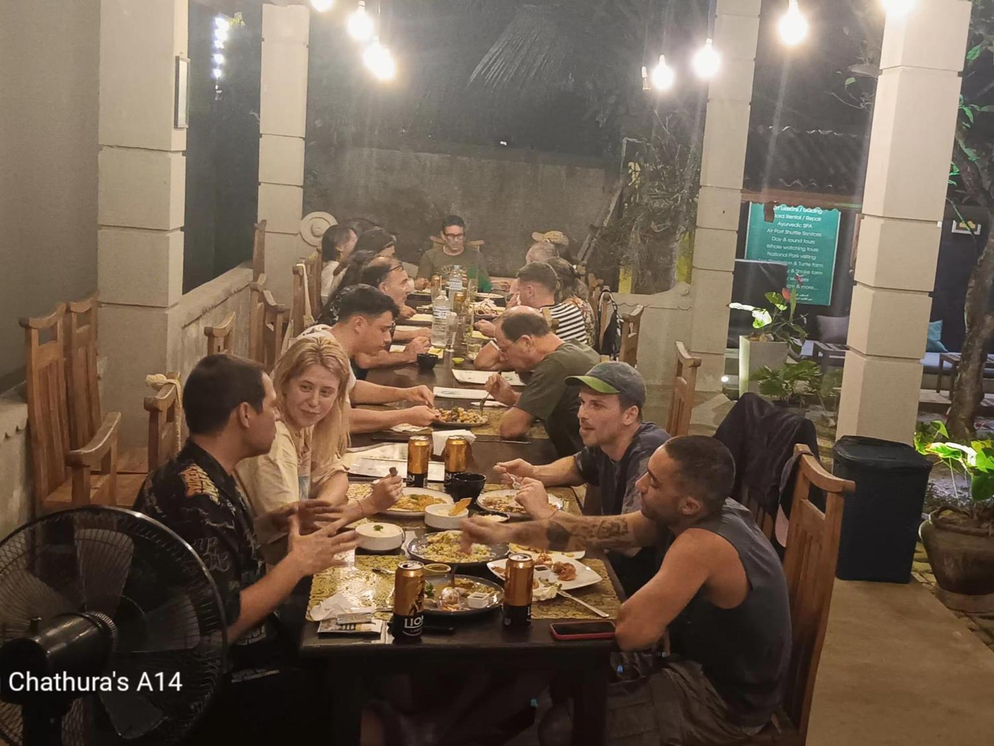 Plantation Surf Inn & Restaurant - Midigama East Exteriér fotografie